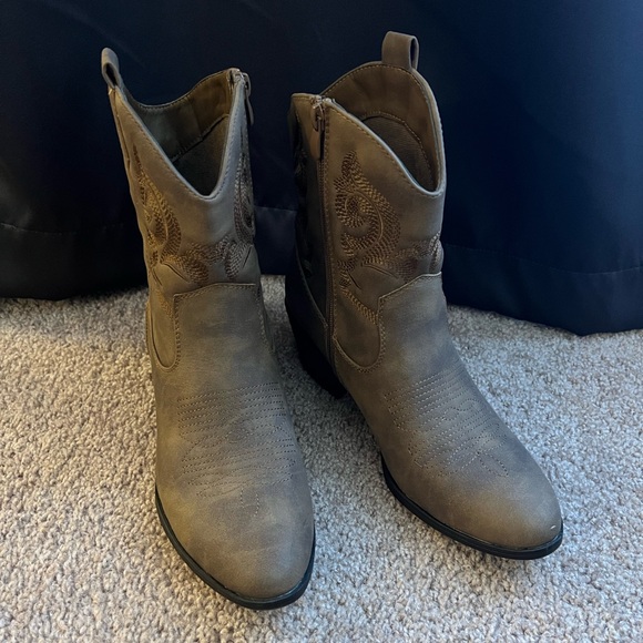 Cowboy boots - Picture 2 of 6